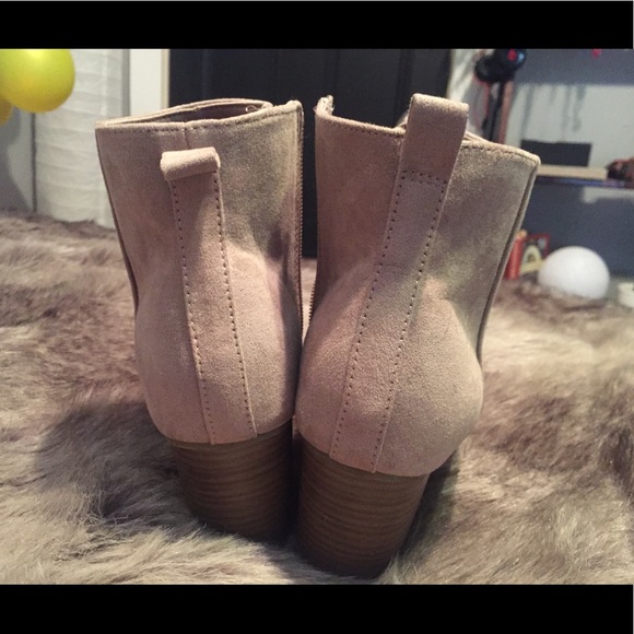 Old navy heeled ankle boots - Picture 4 of 7